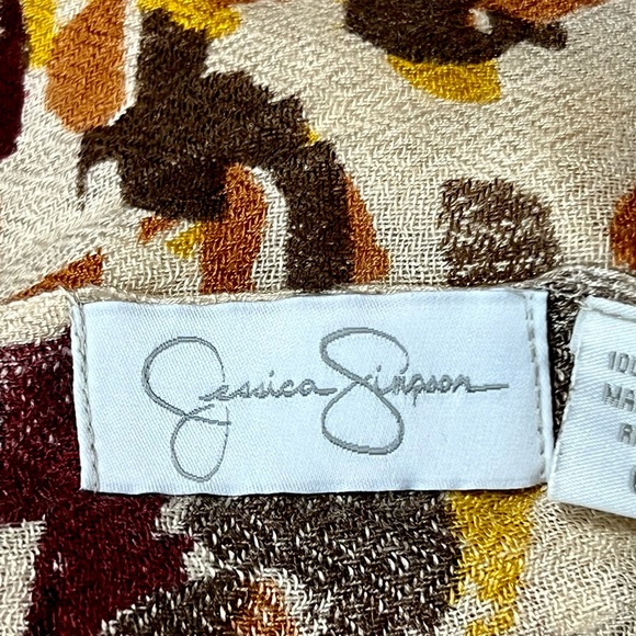 Jessica Simpson Large Scarf/Wrap/Tablerunner - Picture 7 of 8